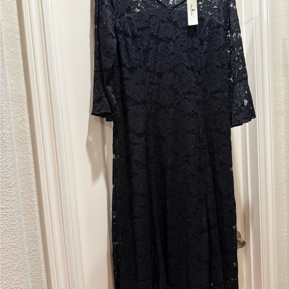 Black Lace Dress V neck with 3/4 Sleeves (fits MEDIUM TO LARGE) NWT